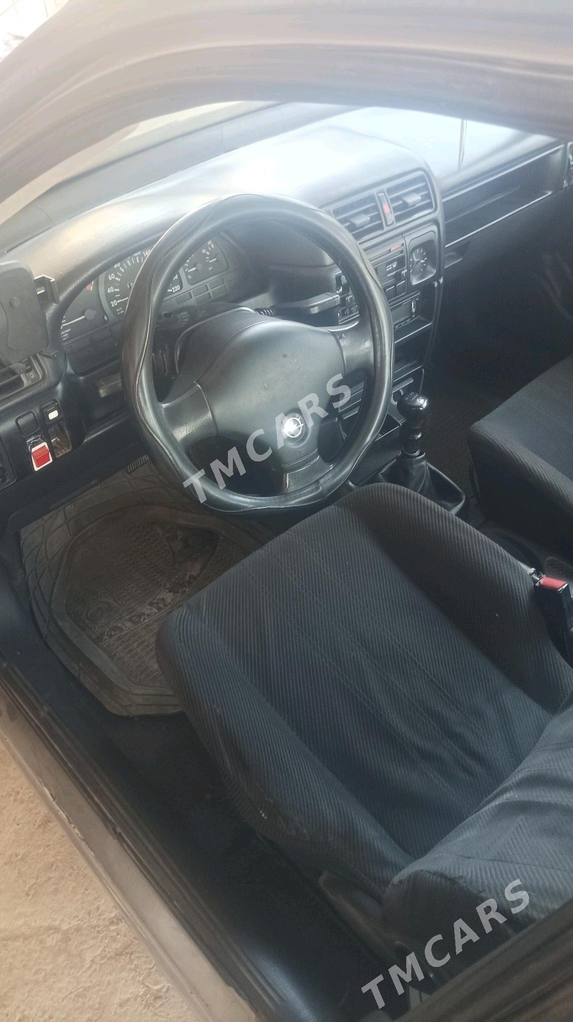 Opel Vectra 1990 - 30 000 TMT - Саят - img 2