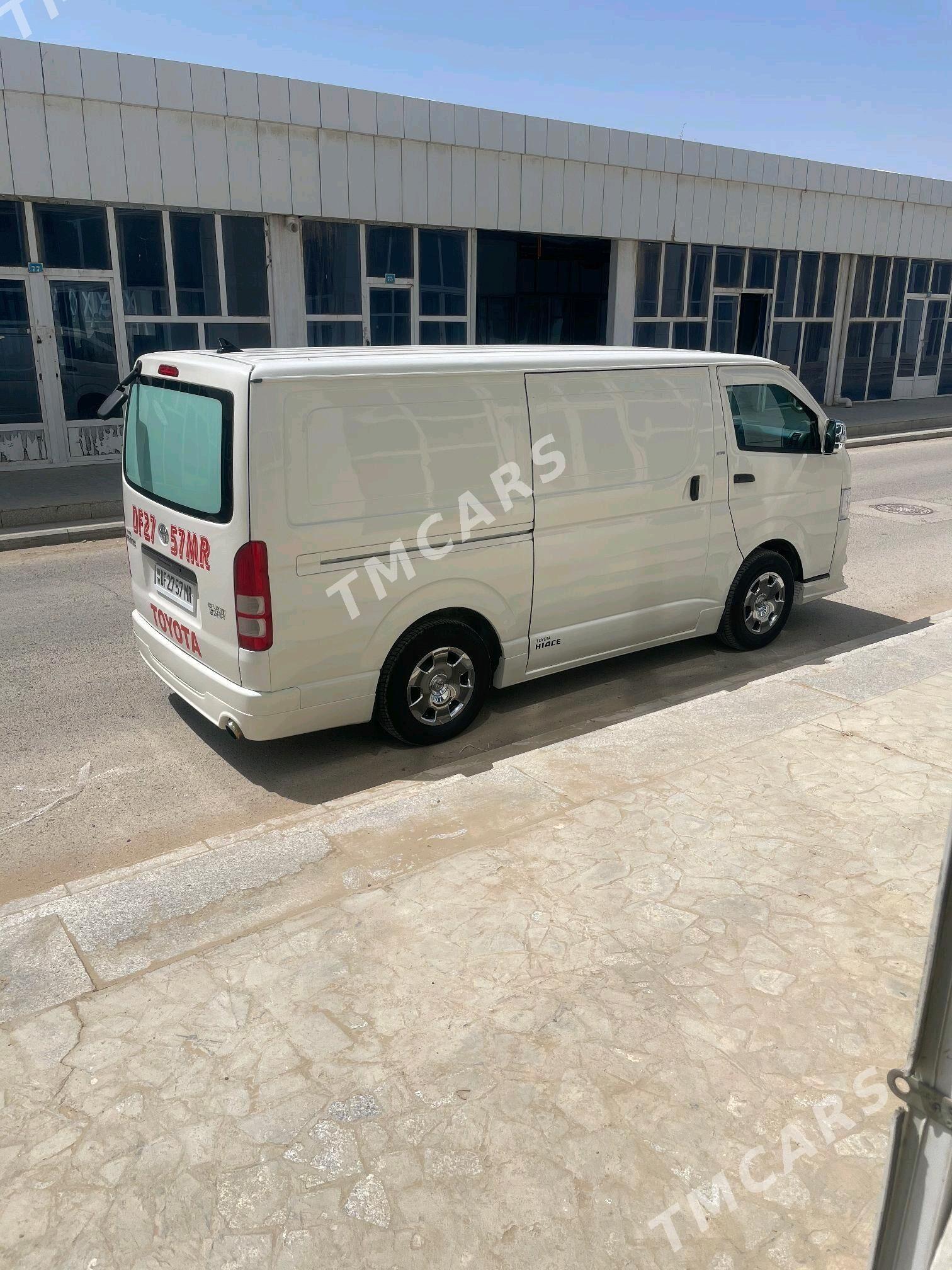 Toyota Hiace 2010 - 300 000 TMT - Mary - img 3