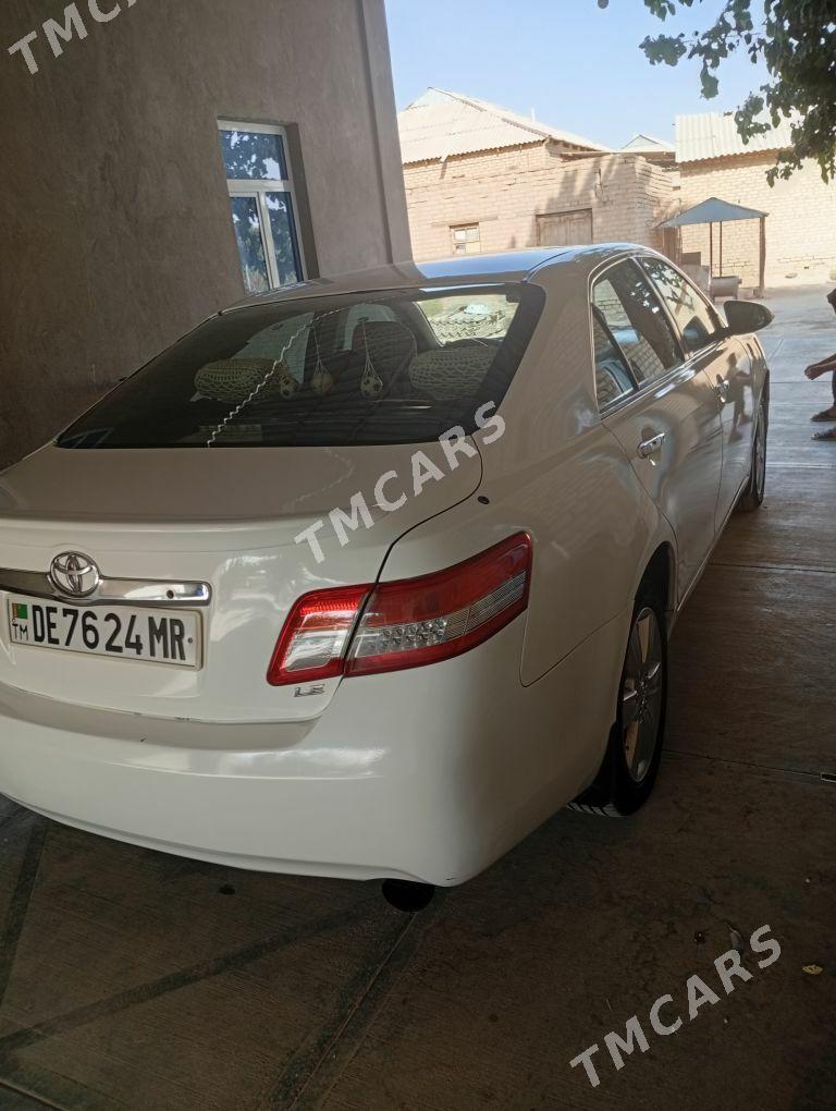 Toyota Camry 2010 - 130 000 TMT - Ёлётен - img 2