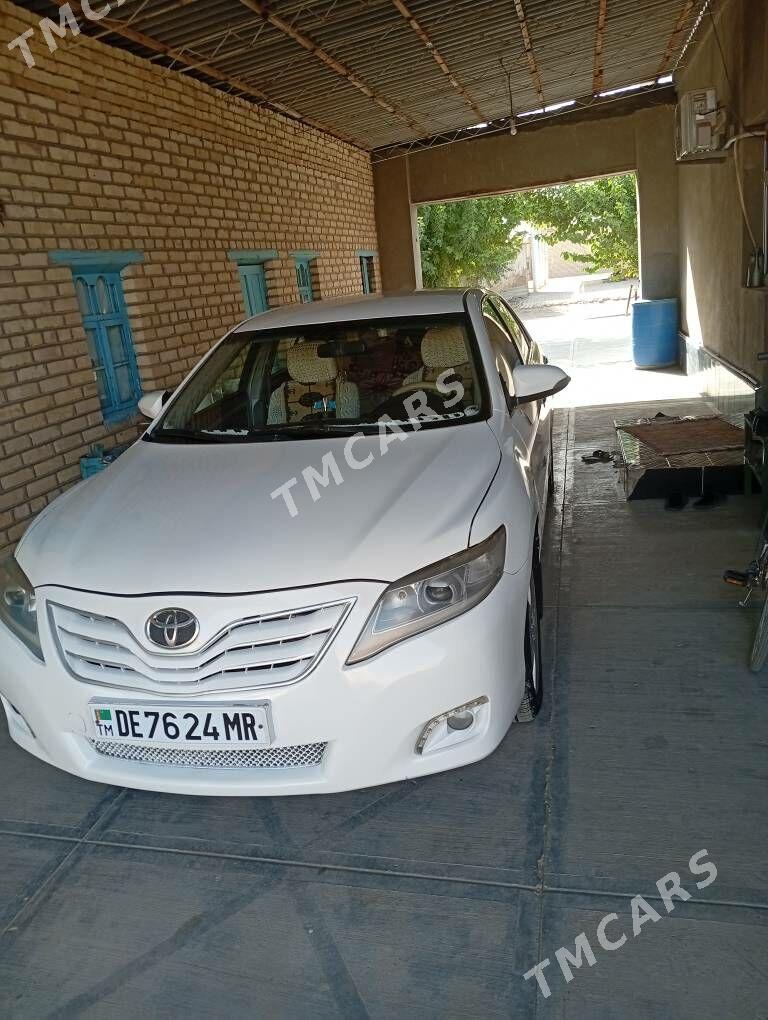 Toyota Camry 2010 - 130 000 TMT - Ёлётен - img 3