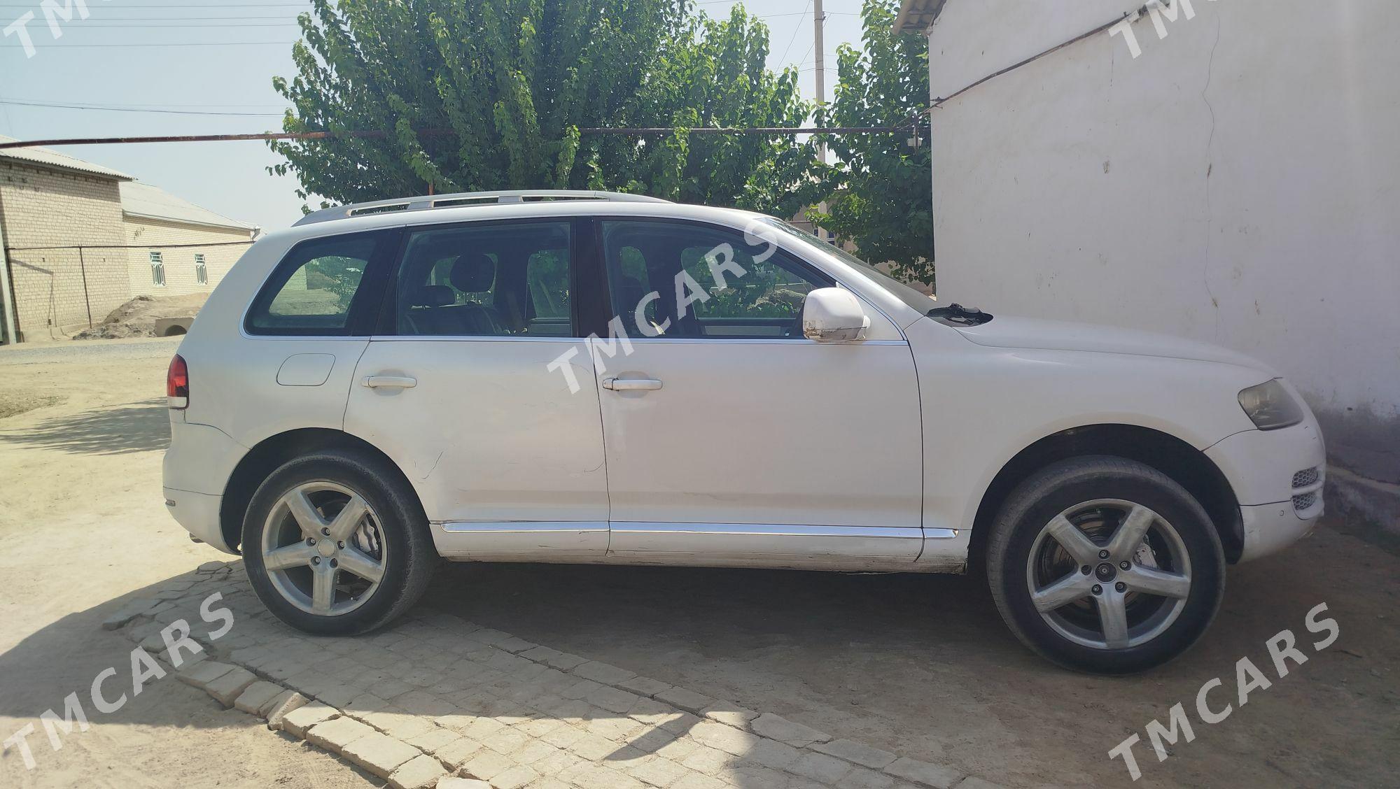 Volkswagen Touareg 2005 - 100 000 TMT - Мары - img 3