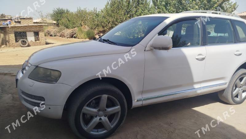 Volkswagen Touareg 2005 - 100 000 TMT - Мары - img 4