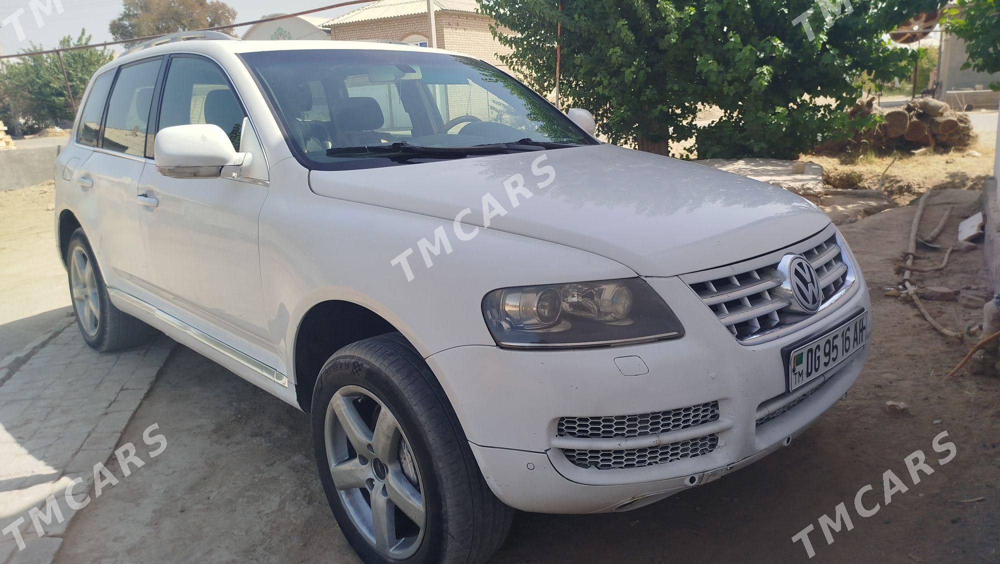 Volkswagen Touareg 2005 - 100 000 TMT - Мары - img 2