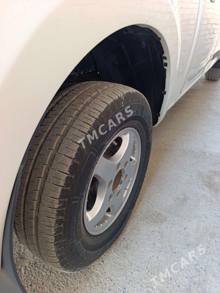 Toyota Hilux 2012 - 130 000 TMT - Мургап - img 2