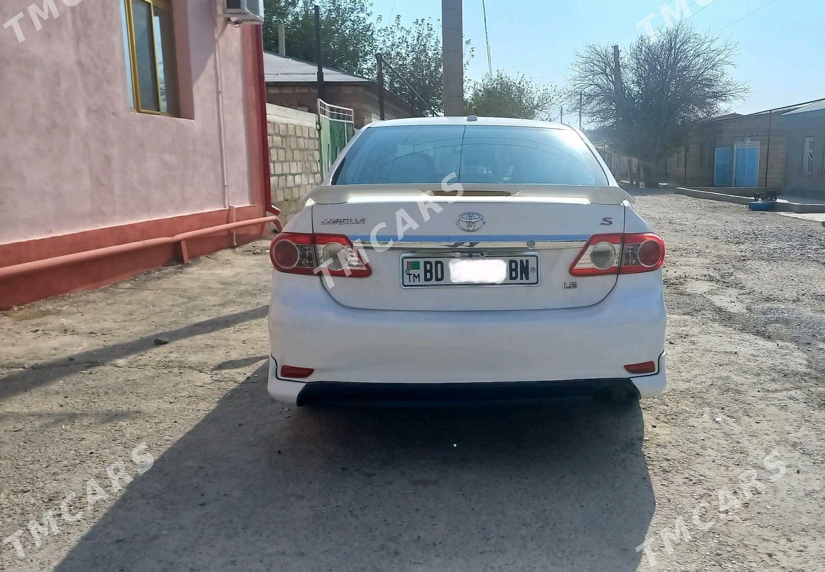 Toyota Corolla 2011 - 160 000 TMT - Gyzylarbat - img 3