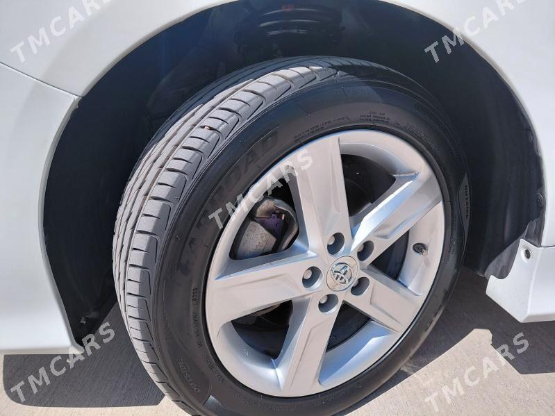 Toyota Camry 2013 - 240 000 TMT - Дашогуз - img 5