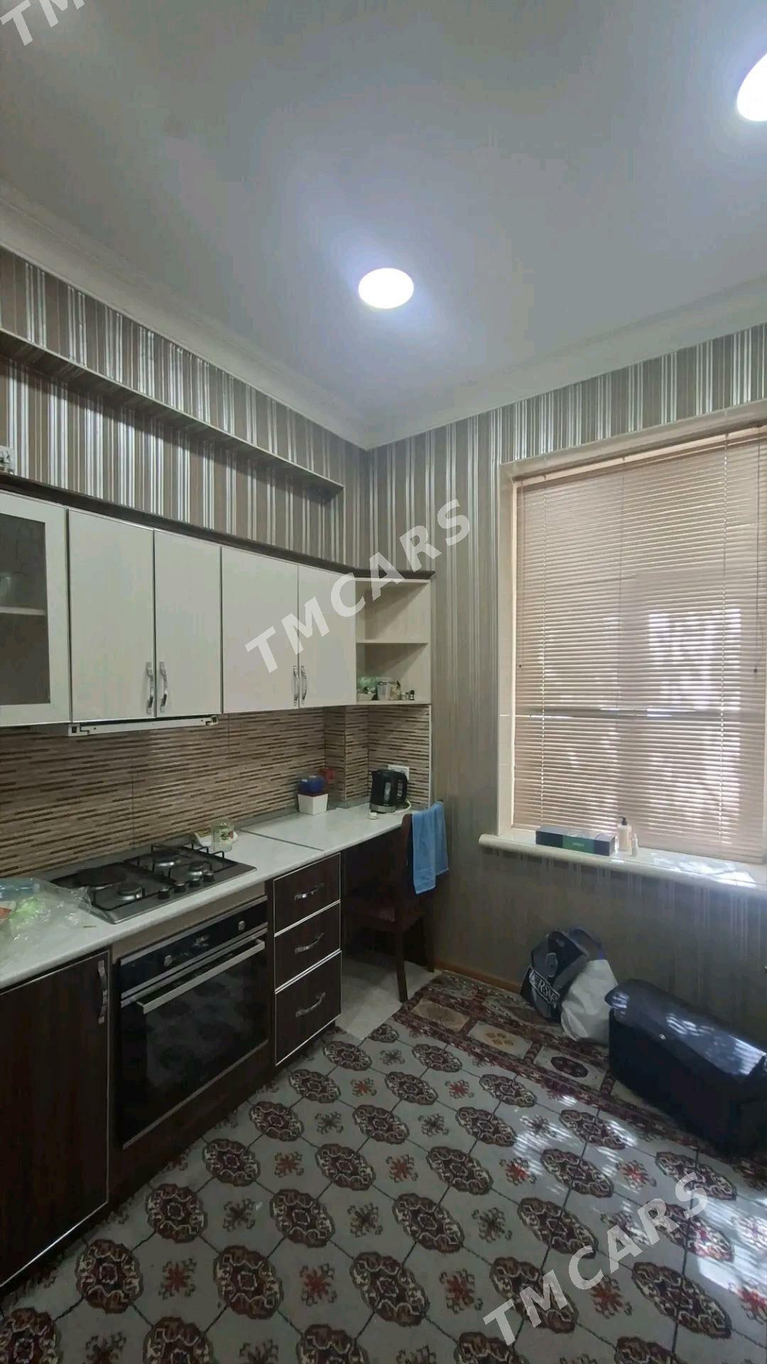 SWOBODA 3 KOMNAT WYSOKI POTOLOK 1 ETAJ - Aşgabat - img 5