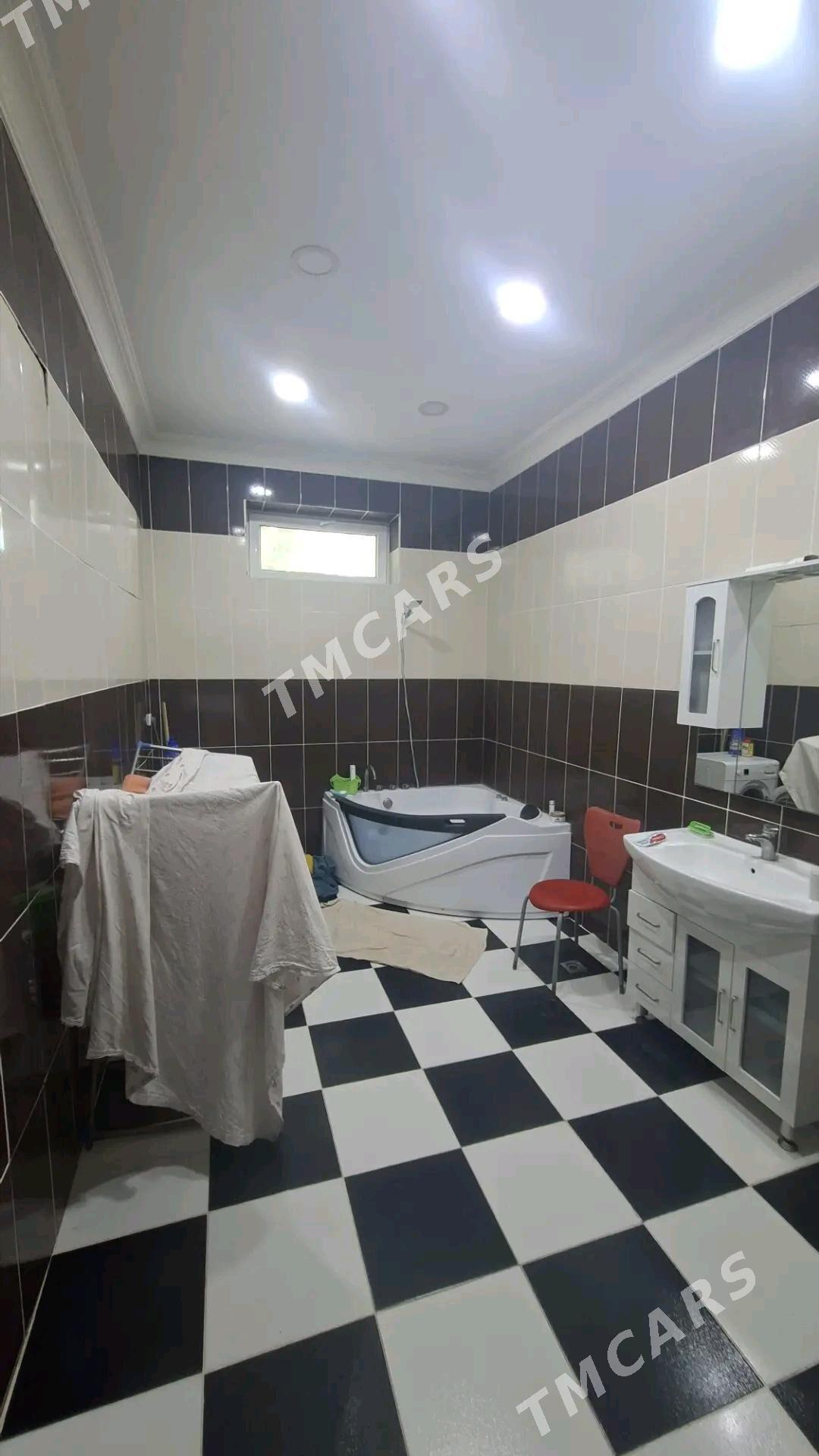 SWOBODA 3 KOMNAT WYSOKI POTOLOK 1 ETAJ - Aşgabat - img 3