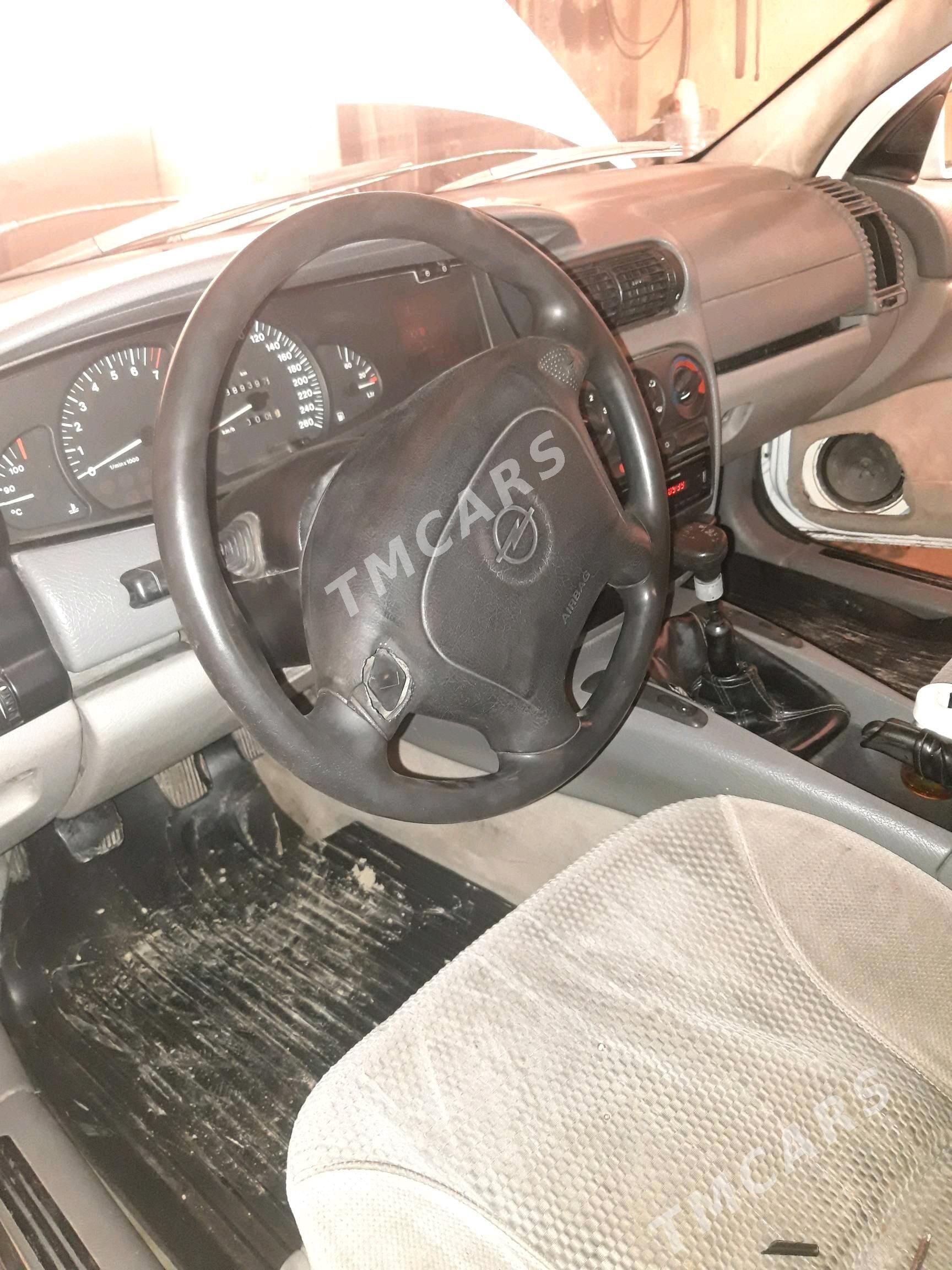 Opel Omega 1994 - 42 000 TMT - Bäherden - img 6