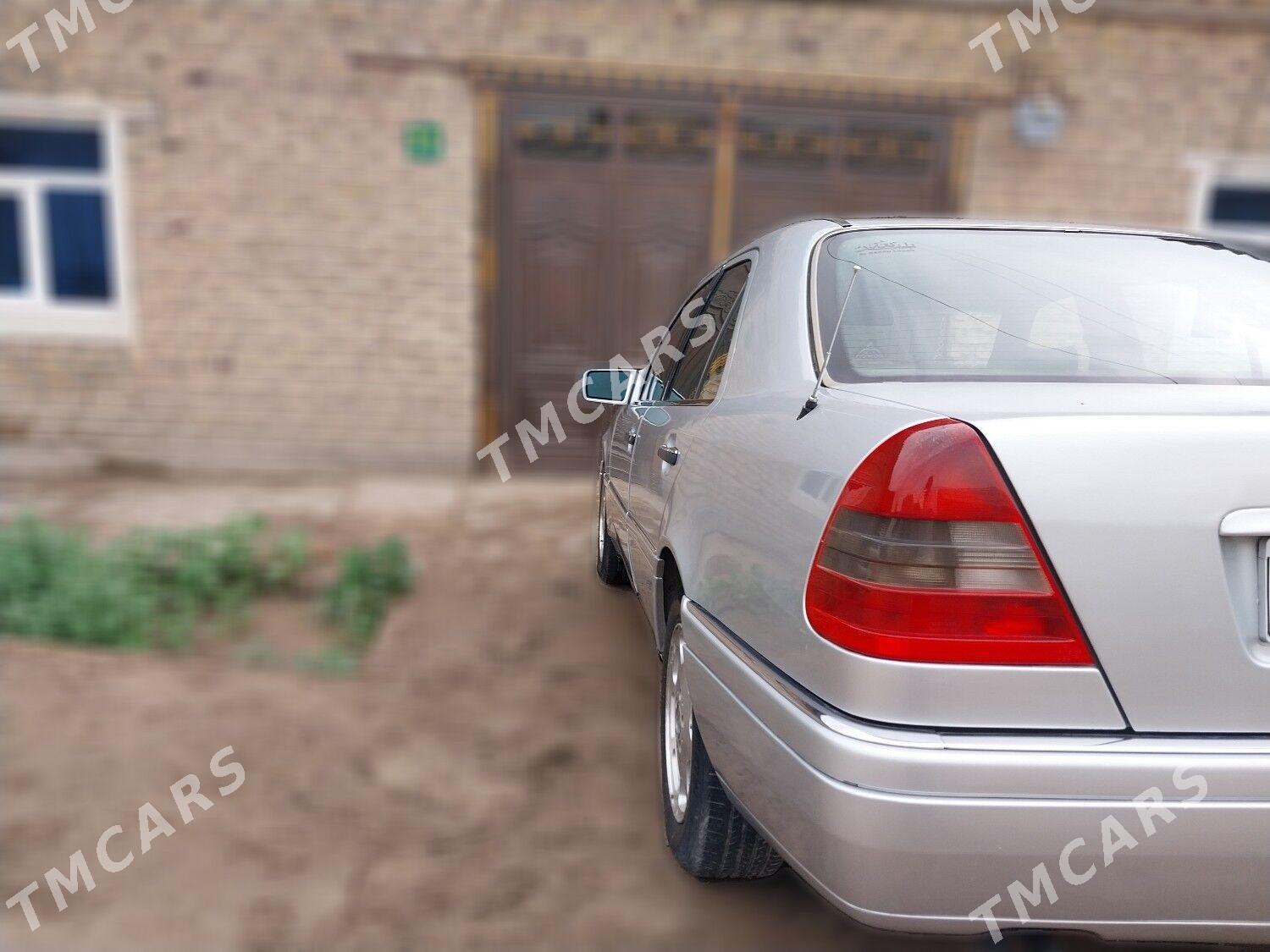 Mercedes-Benz C-Class 1994 - 60 000 TMT - Кёнеургенч - img 4
