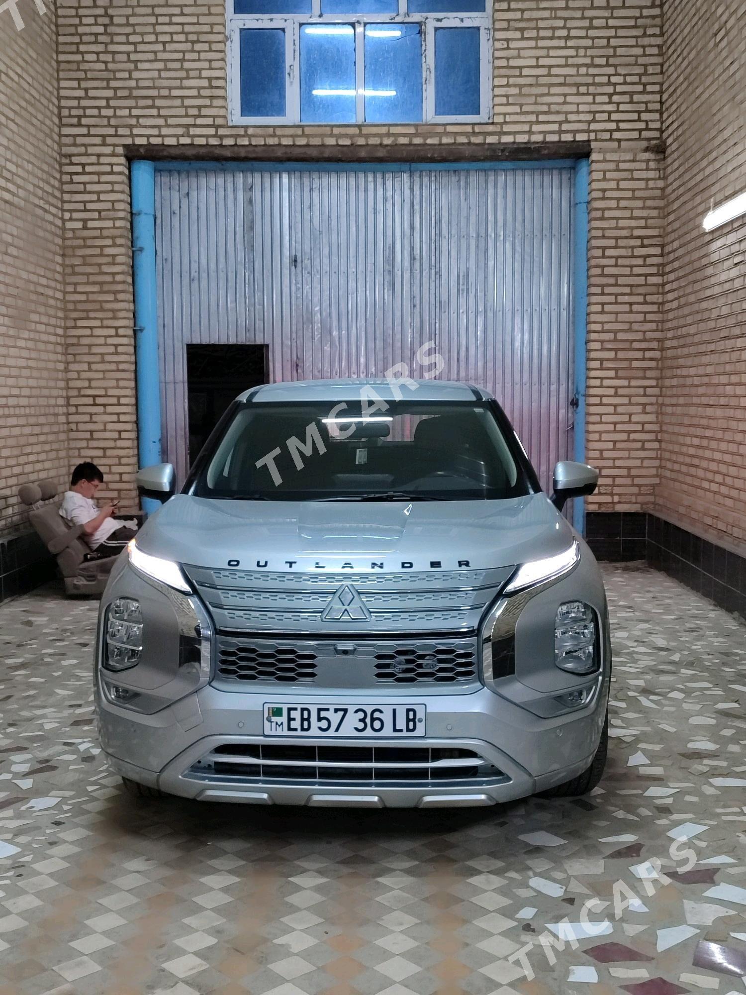 Mitsubishi Outlander 2023 - 350 000 TMT - Газаджак - img 5