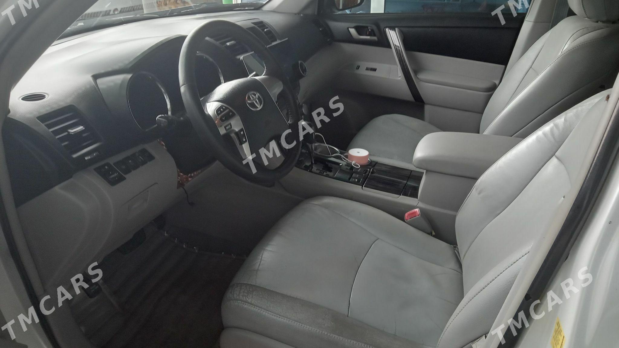 Toyota Highlander 2011 - 330 000 TMT - Aşgabat - img 2