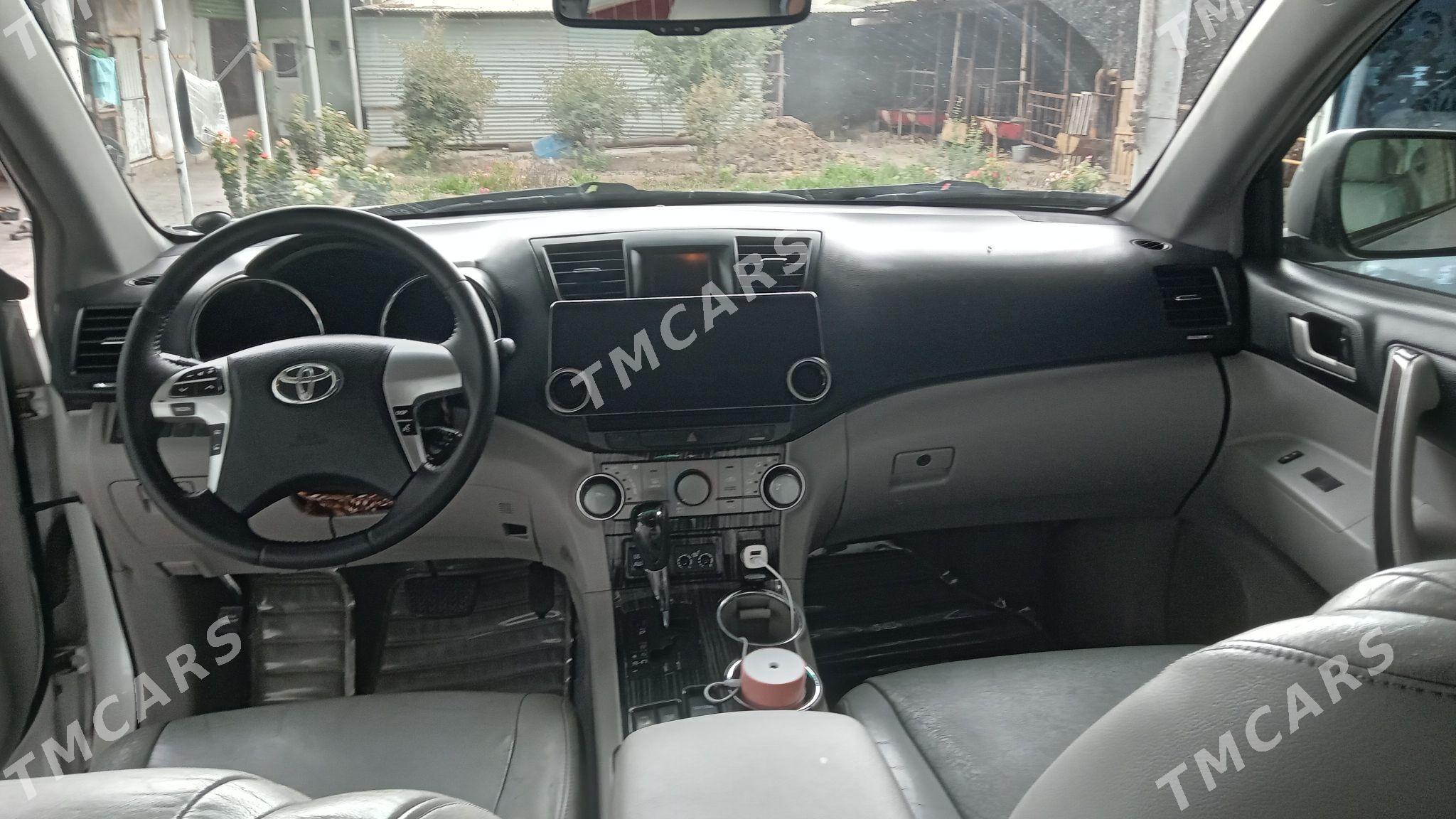 Toyota Highlander 2011 - 330 000 TMT - Aşgabat - img 4