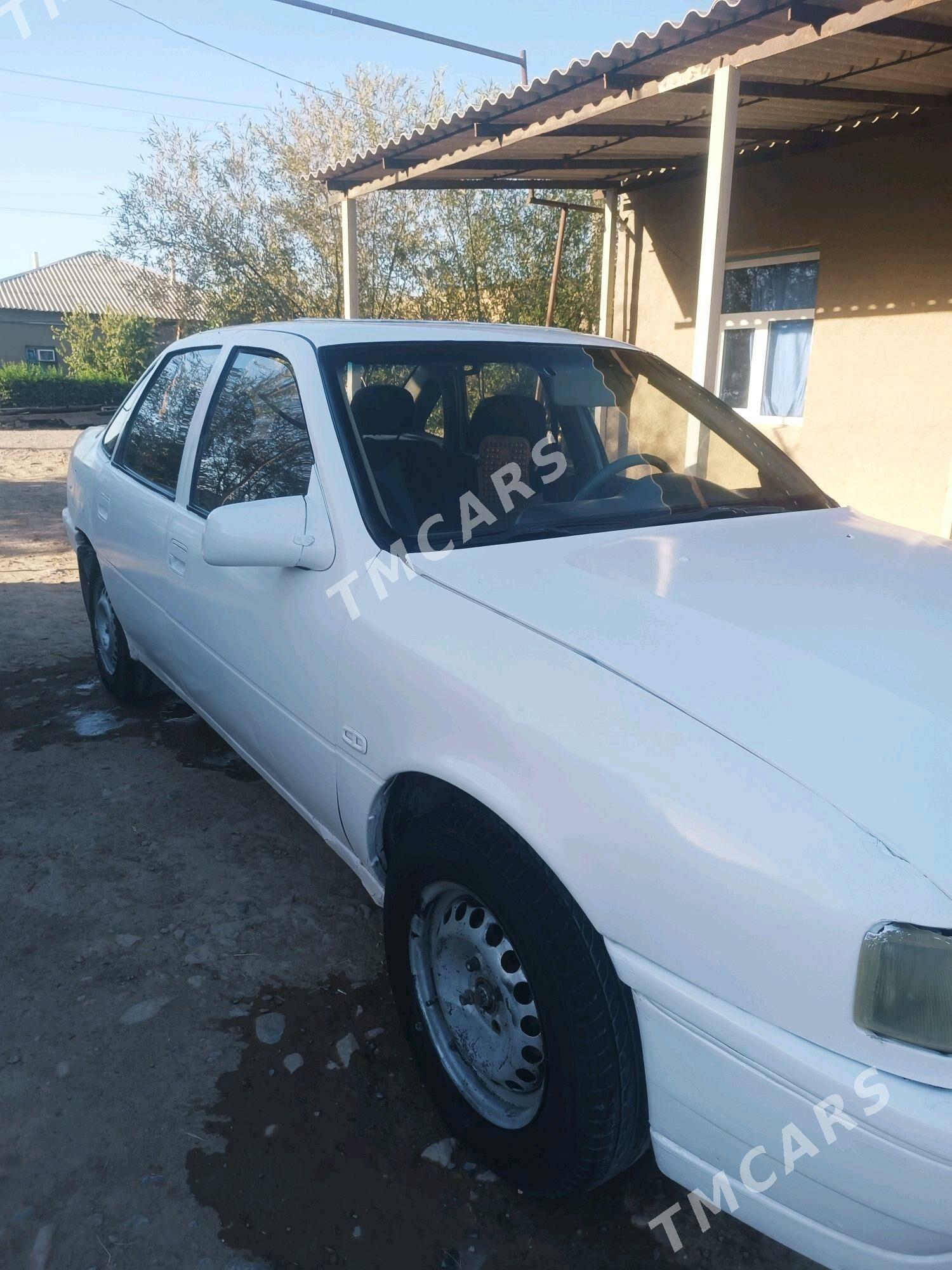 Opel Vectra 1990 - 30 000 TMT - Теджен - img 5