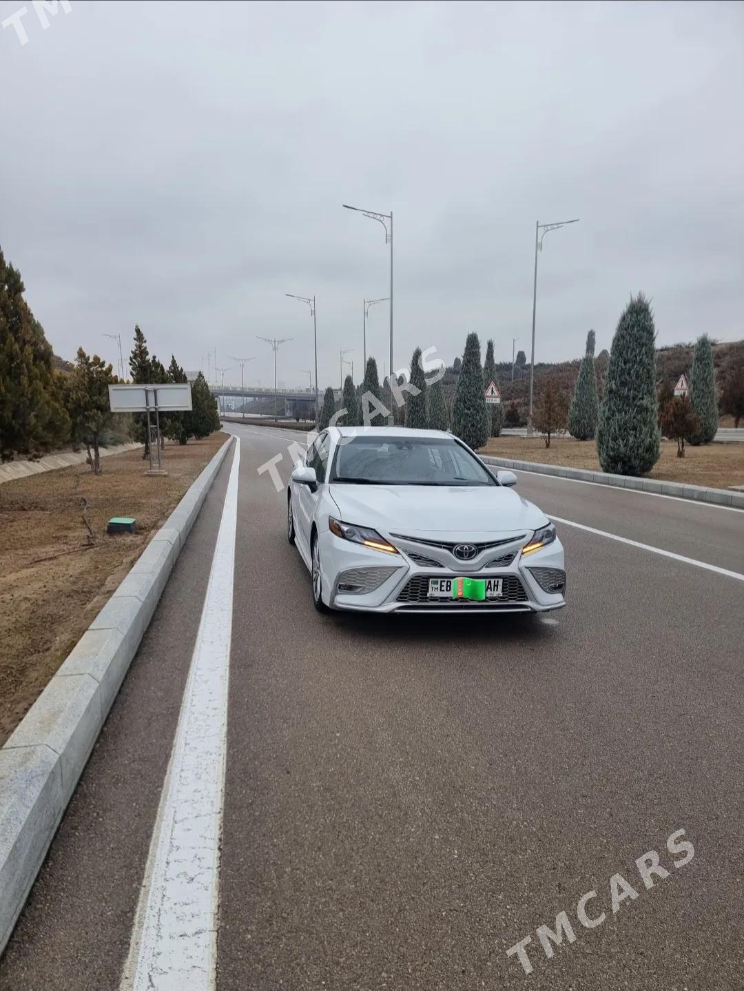 Toyota Camry 2023 - 310 000 TMT - Теджен - img 4