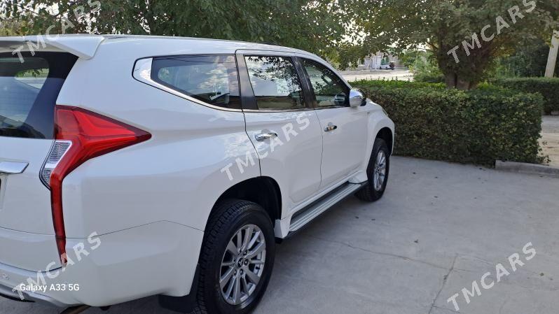 Mitsubishi Montero Sport 2019 - 375 000 TMT - Bedew - img 3