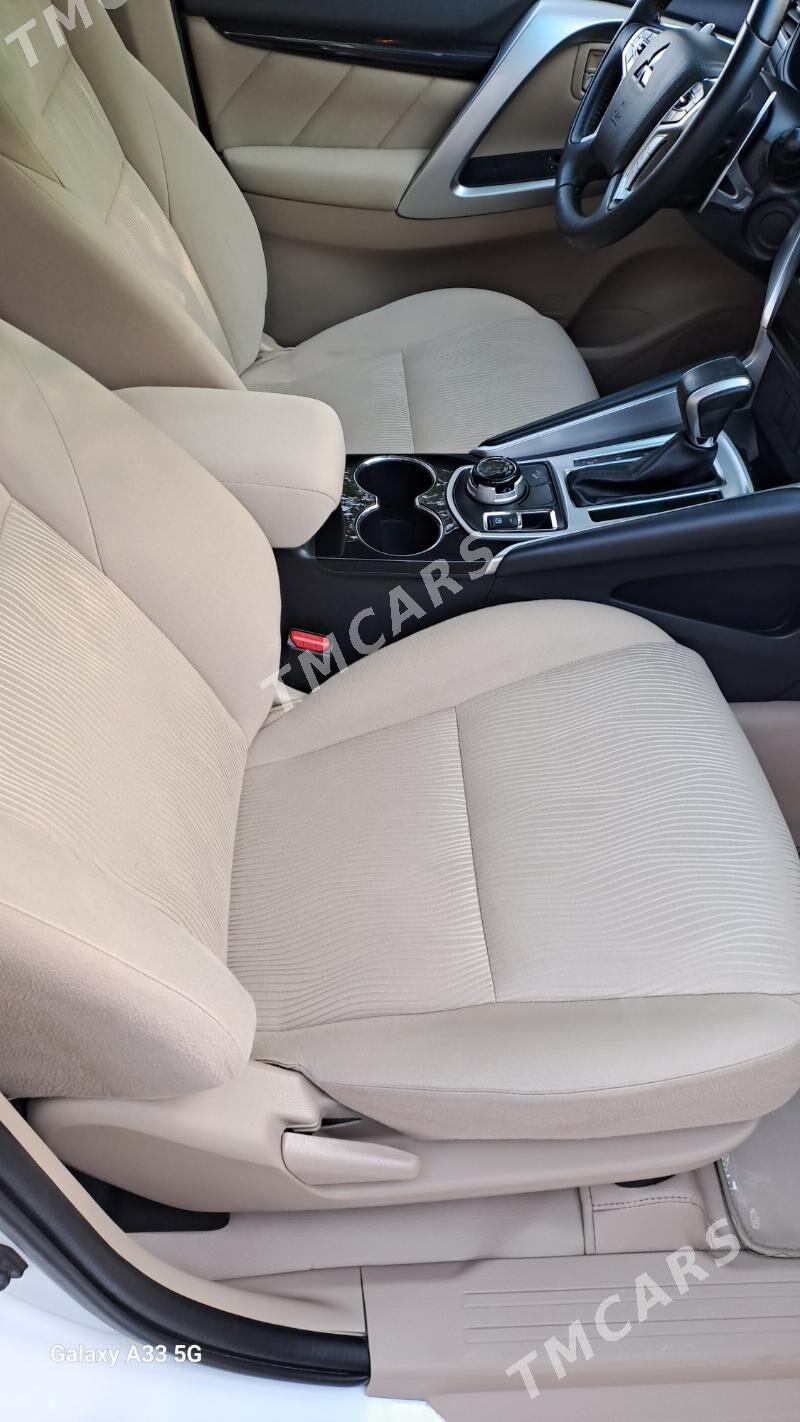 Mitsubishi Montero Sport 2019 - 375 000 TMT - Bedew - img 6