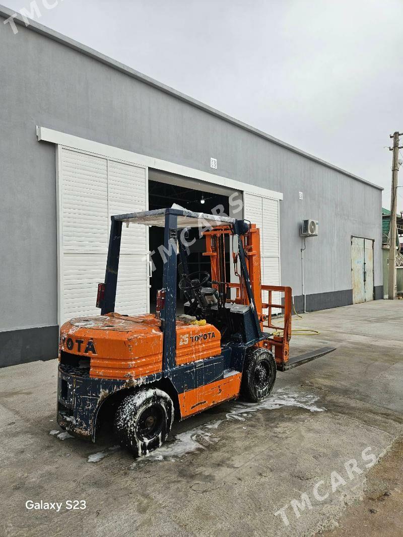 Kara Forklift 2005 - 240 000 TMT - Balkanabat - img 6