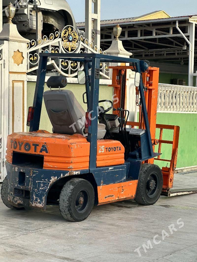 Kara Forklift 2005 - 240 000 TMT - Balkanabat - img 7