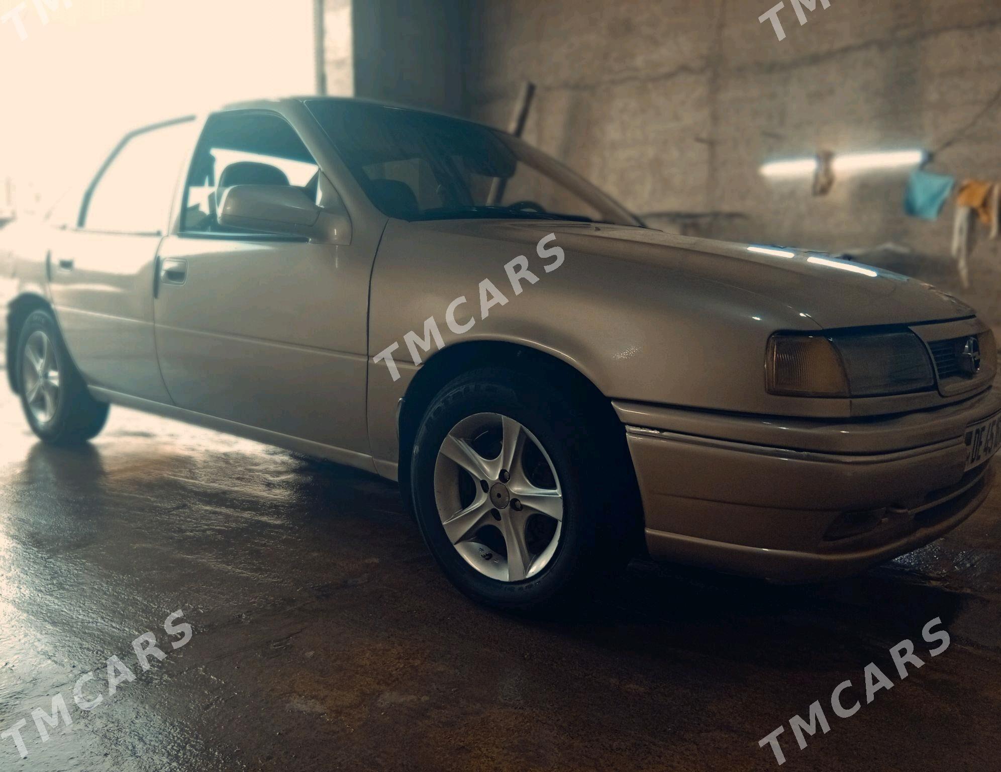 Opel Vectra 1993 - 52 000 TMT - Bäherden - img 2