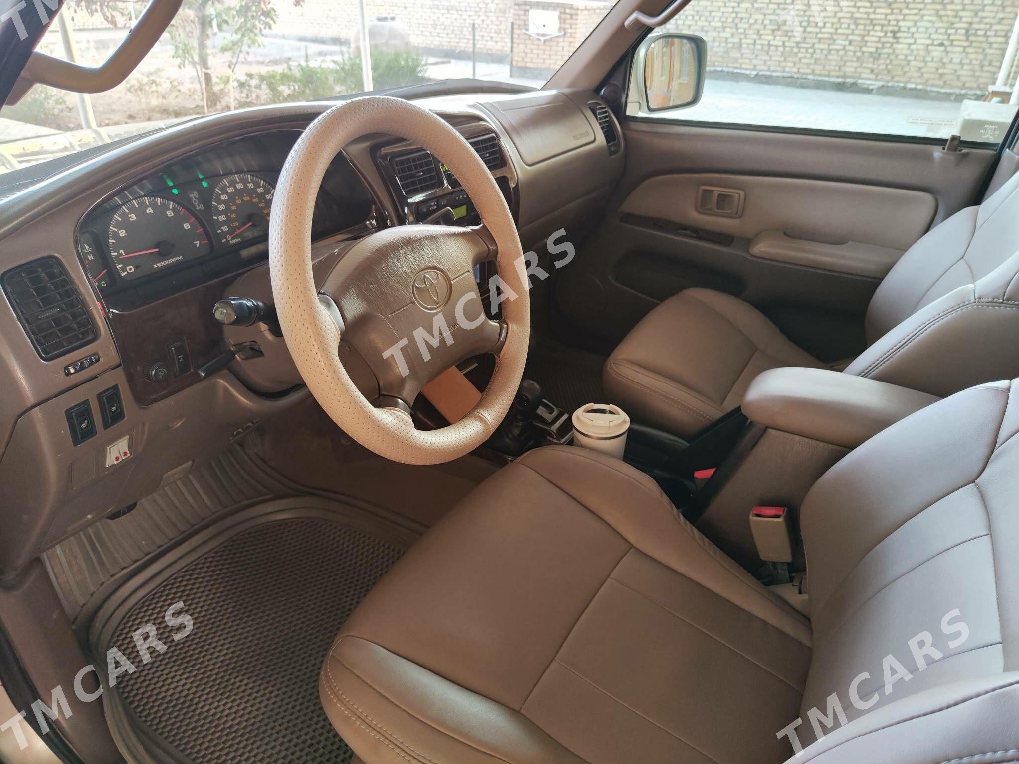 Toyota 4Runner 2002 - 175 000 TMT - Мары - img 2