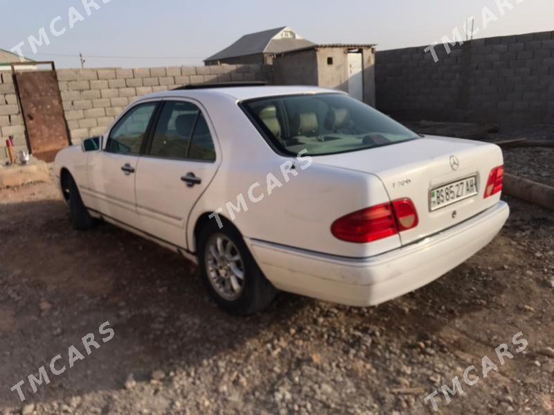 Mercedes-Benz E320 1996 - 65 000 TMT - Бедев - img 5
