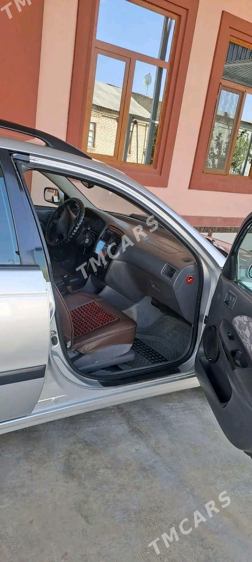 Toyota Avensis 1999 - 85 000 TMT - Türkmenabat - img 6