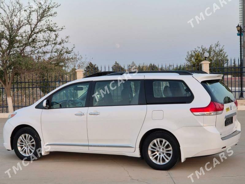 Toyota Sienna 2011 - 317 000 TMT - Gyzylarbat - img 6