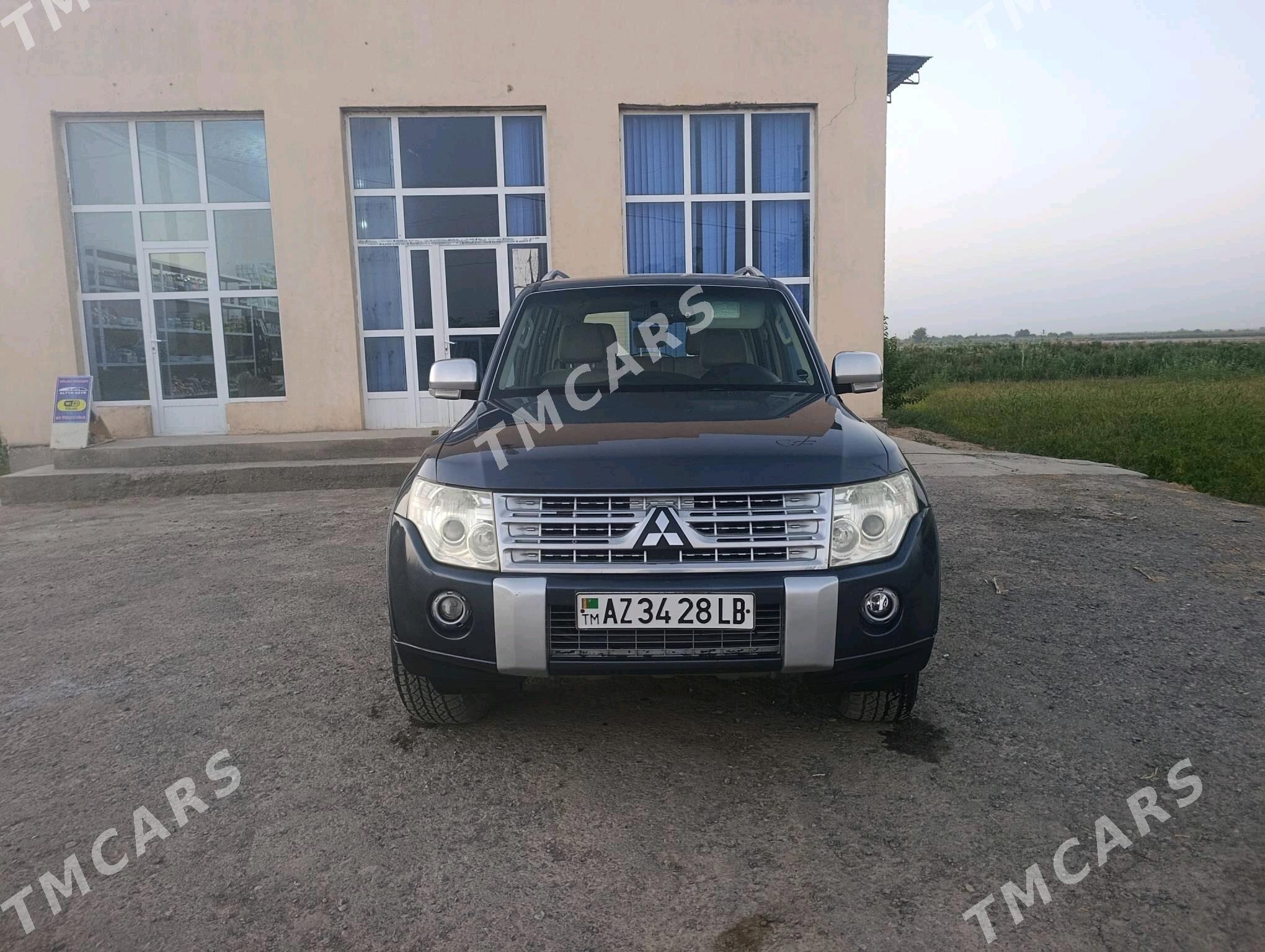 Mitsubishi Pajero 2010 - 190 000 TMT - Дянев - img 5