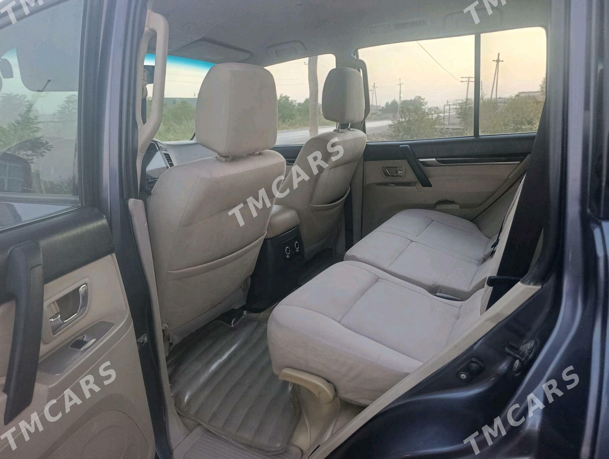 Mitsubishi Pajero 2010 - 190 000 TMT - Дянев - img 2
