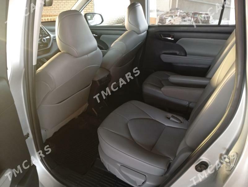 Toyota Highlander 2021 - 600 000 TMT - Мары - img 4