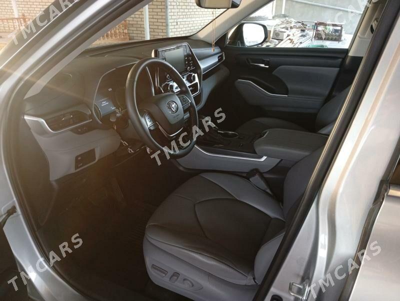 Toyota Highlander 2021 - 600 000 TMT - Мары - img 8
