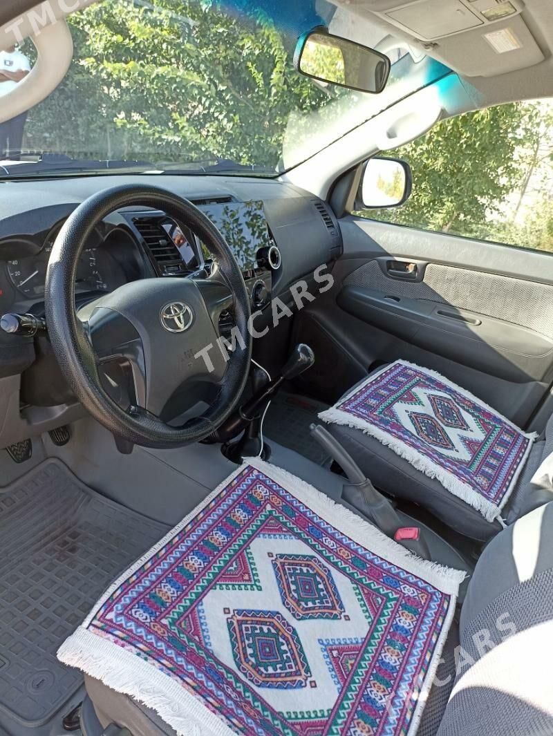 Toyota Hilux 2012 - 340 000 TMT - Балканабат - img 3