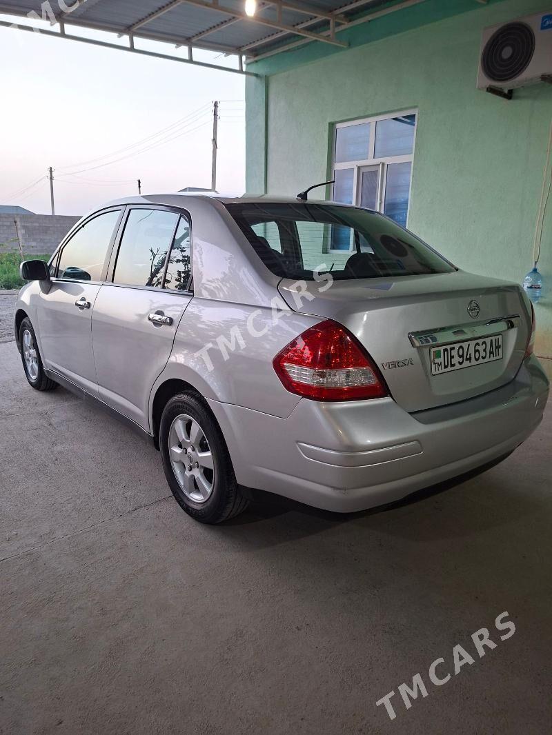 Nissan Versa 2011 - 135 000 TMT - Ак-Бугдайский этрап - img 4