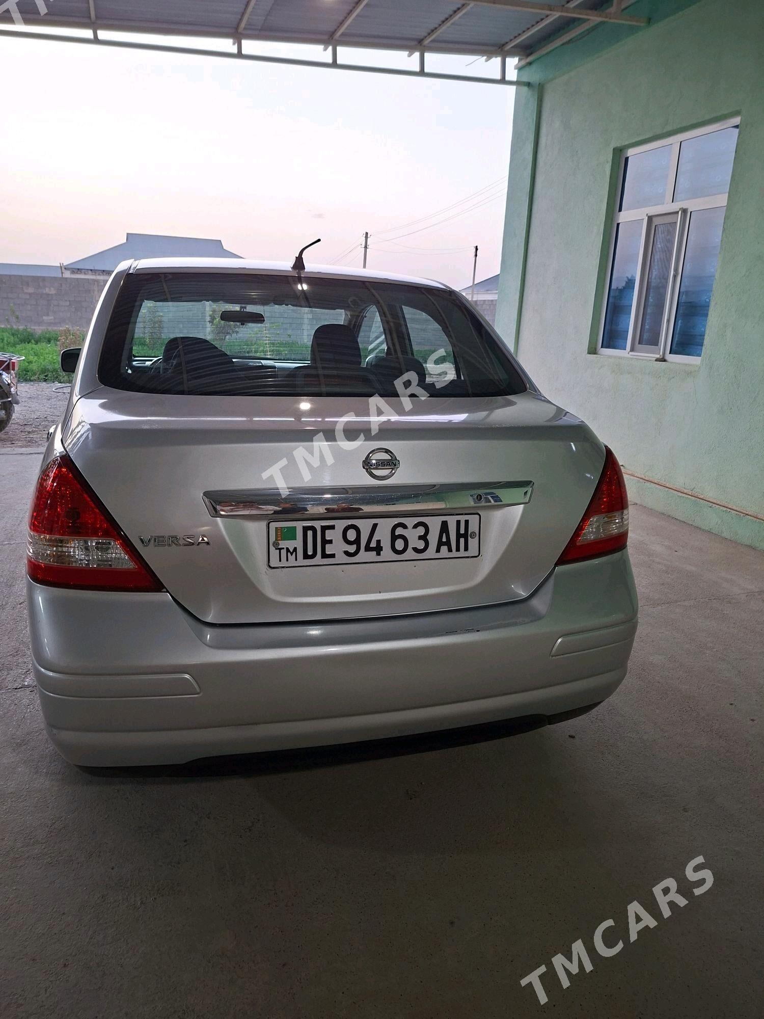 Nissan Versa 2011 - 135 000 TMT - Ак-Бугдайский этрап - img 9