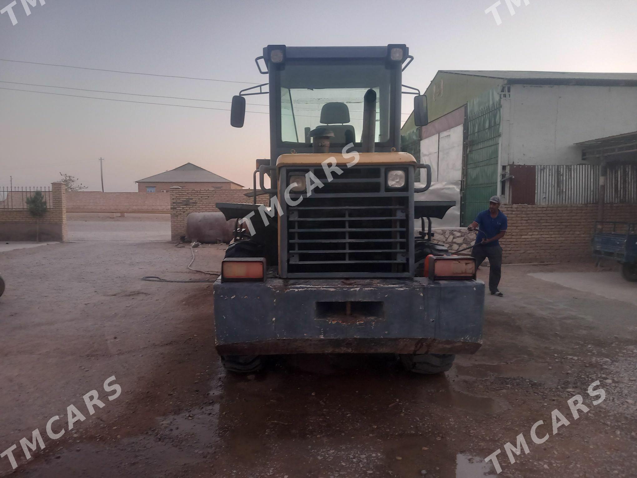 XCMG LW300F 2013 - 420 000 TMT - Ходжамбаз - img 4