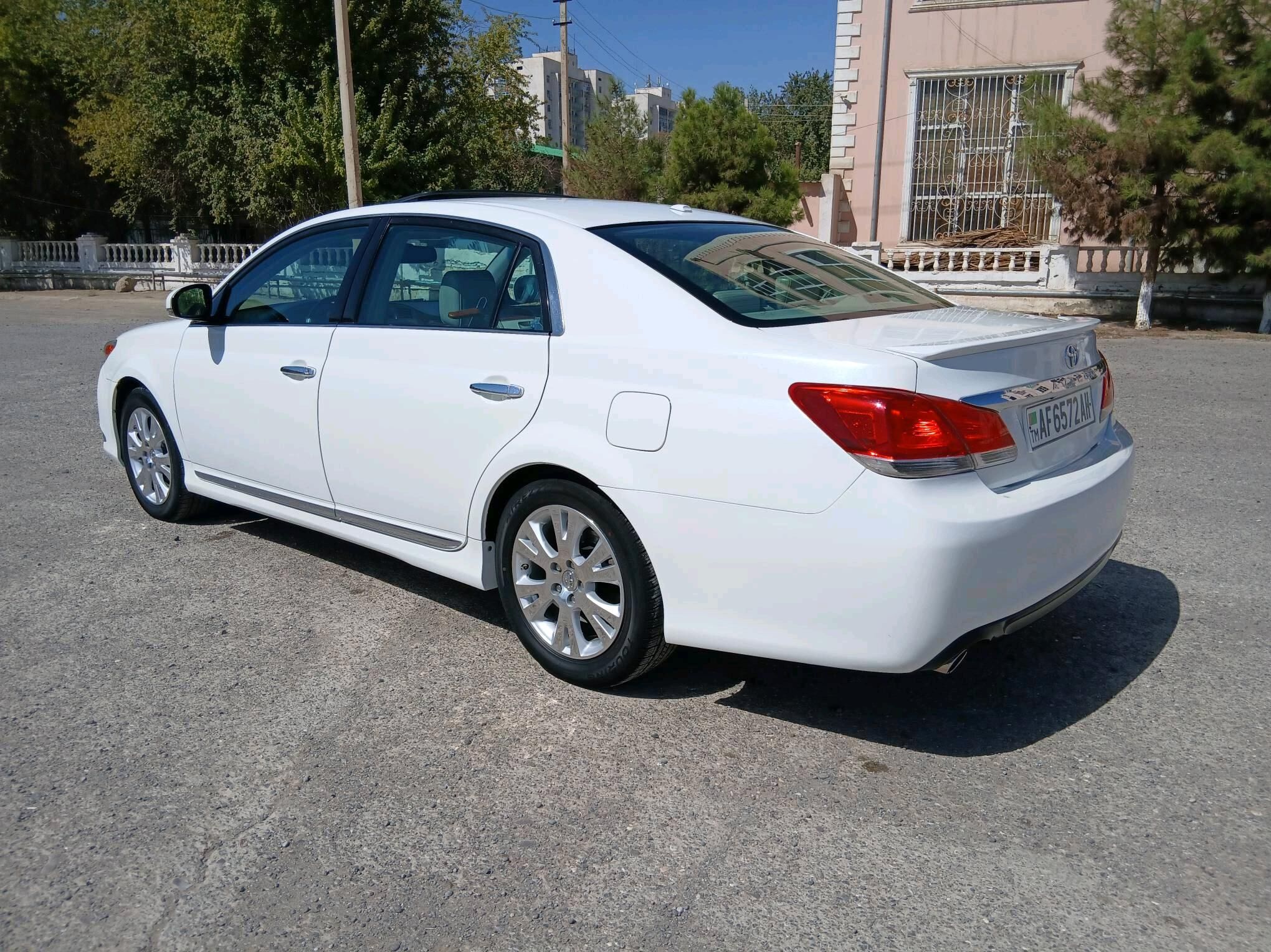 Toyota Avalon 2011 - 275 000 TMT - Теджен - img 4