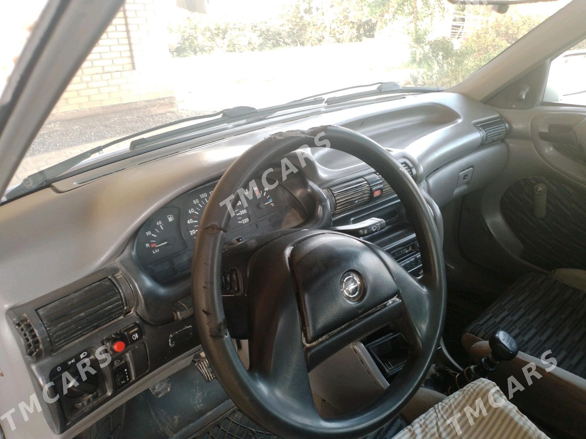 Opel Astra 1993 - 30 000 TMT - Мары - img 4