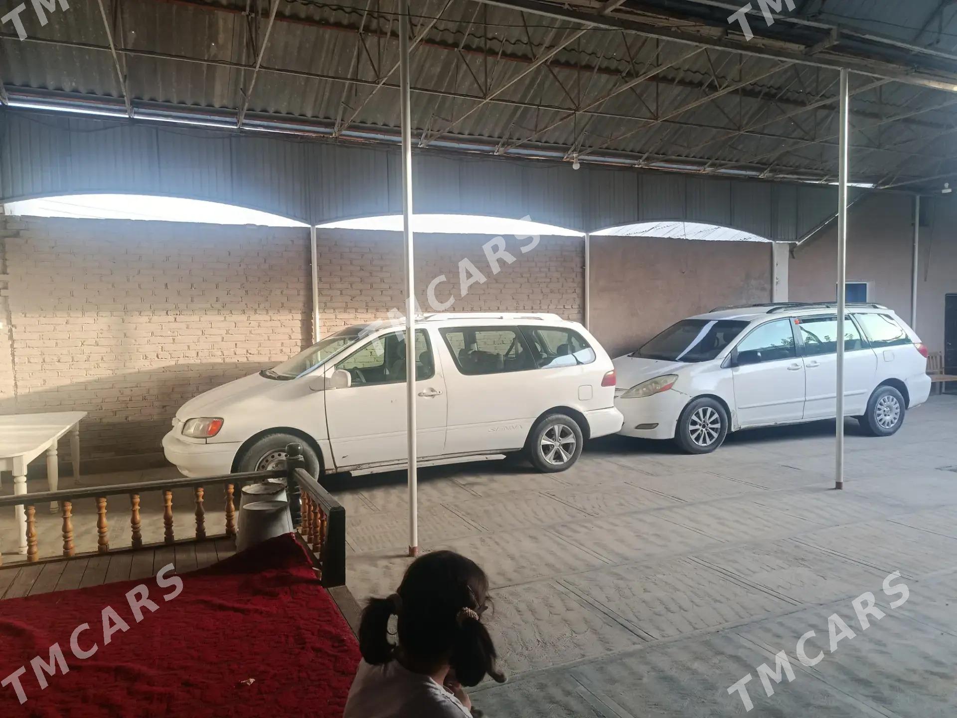 Toyota Sienna 2006 - 160 000 TMT - Байрамали - img 2