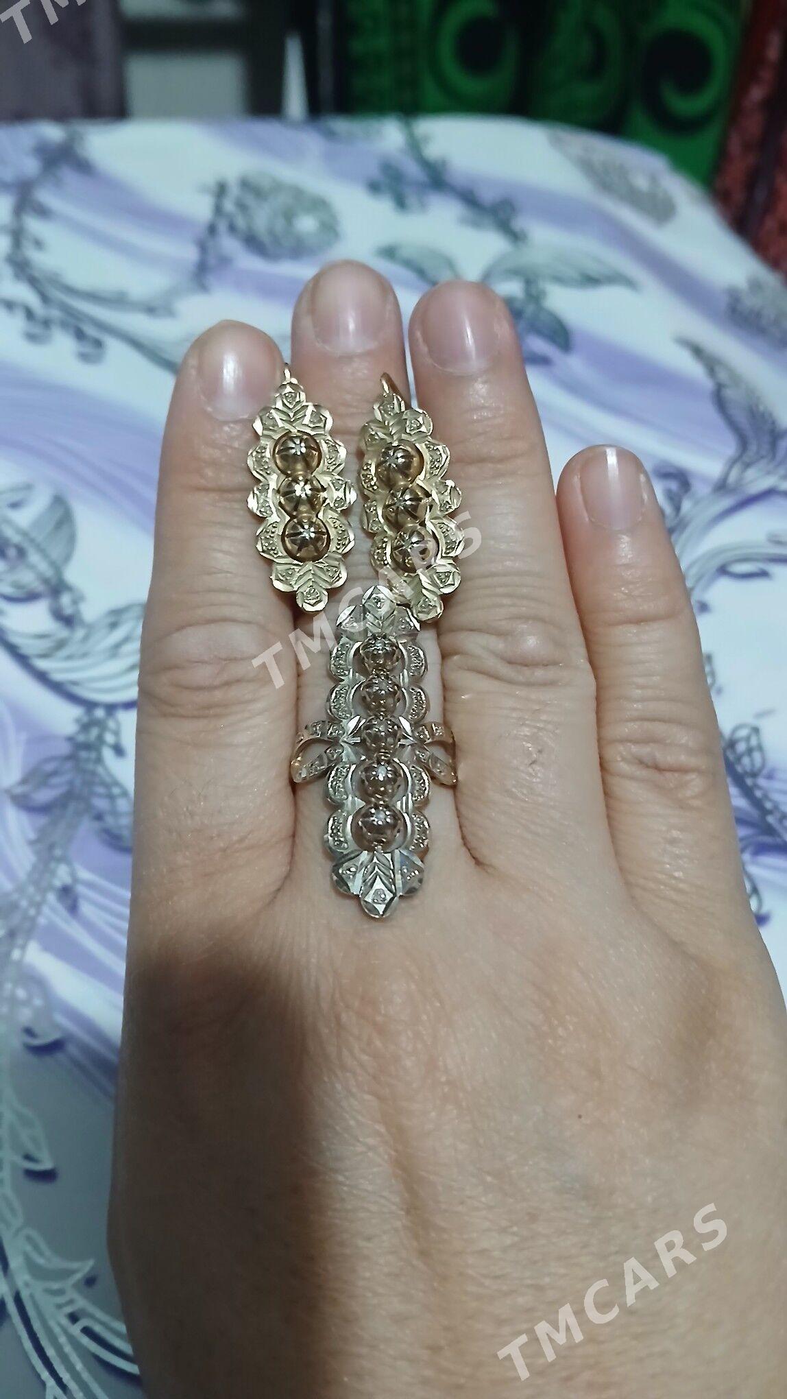 gyzyl kamplekt - Кака - img 1