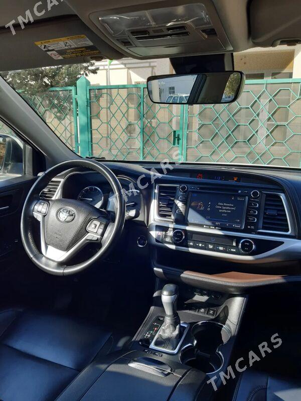 Toyota Highlander 2019 - 510 000 TMT - Podwoýski köç. (Bitarap Türkmenistan şaýoly) - img 8