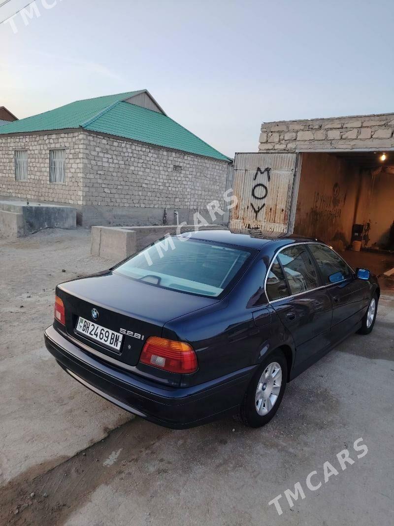 BMW E39 1998 - 95 000 TMT - Гумдаг - img 5