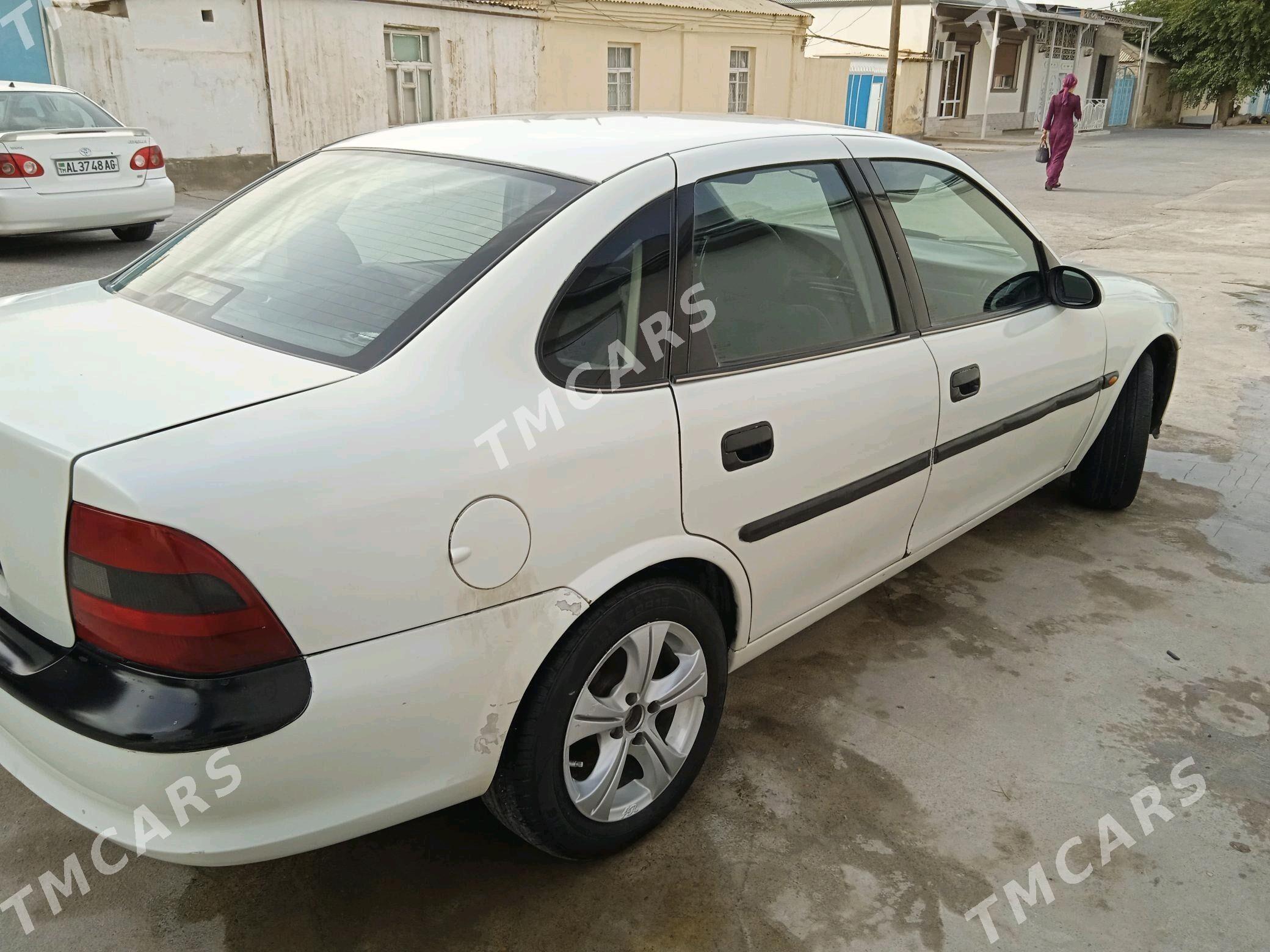 Opel Vectra 1998 - 45 000 TMT - Ak bugdaý etraby - img 3