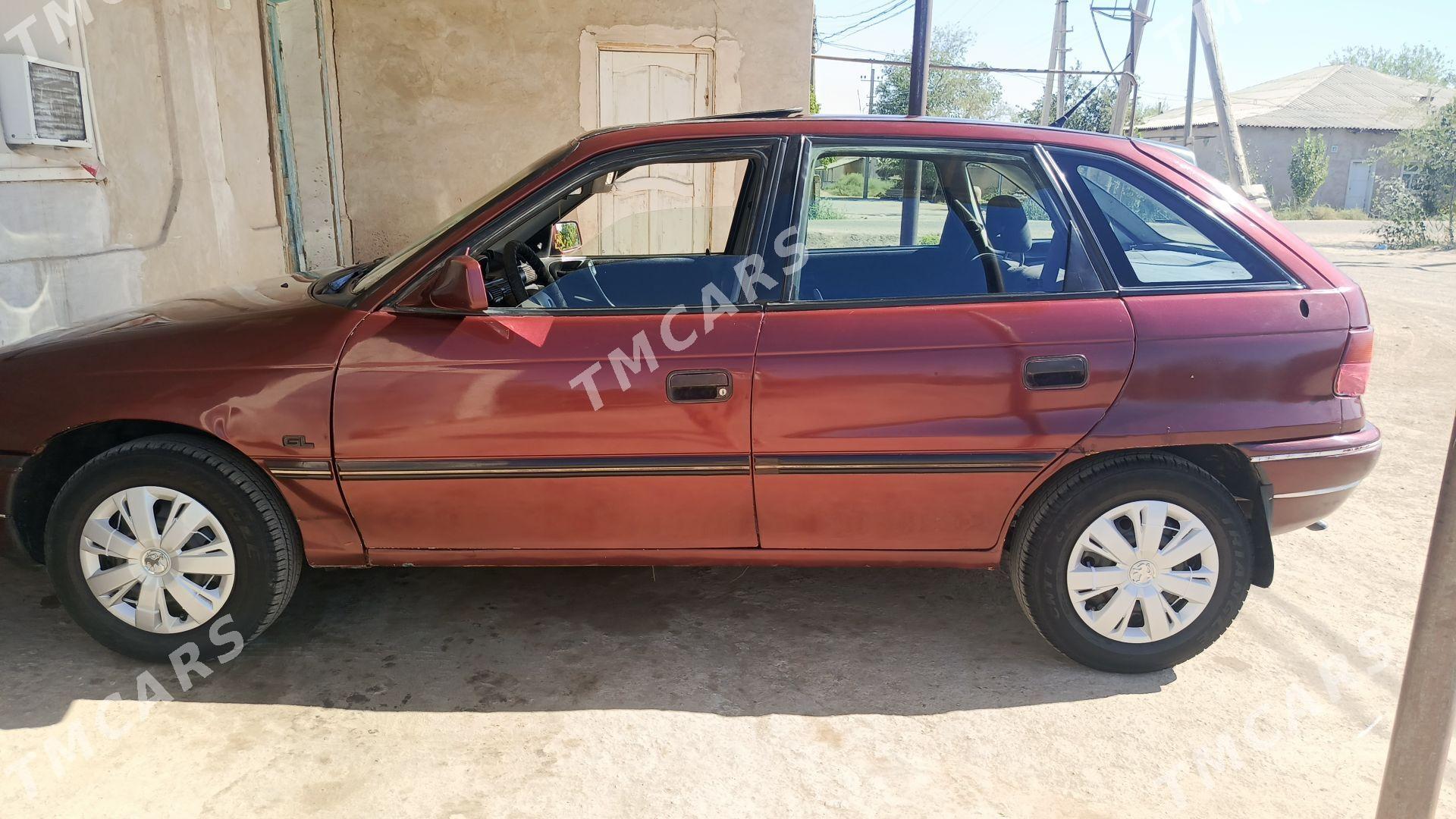Opel Astra 1993 - 27 000 TMT - Губадаг - img 3