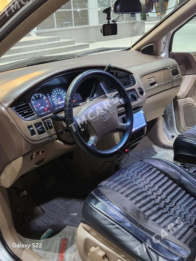Toyota Sienna 2001 - 140 000 TMT - Туркменабат - img 3
