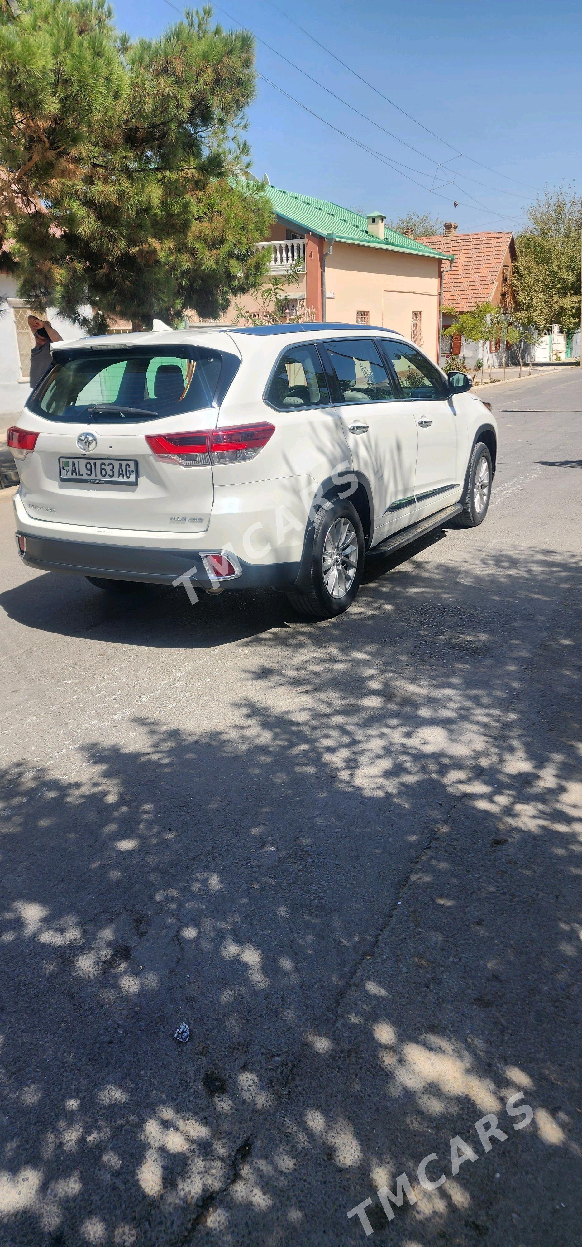 Toyota Highlander 2018 - 465 000 TMT - Gurtly - img 2