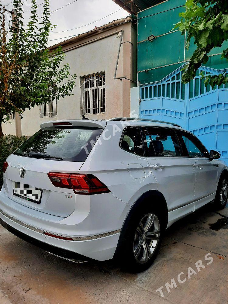 Volkswagen Tiguan 2018 - 550 000 TMT - Бедев - img 9