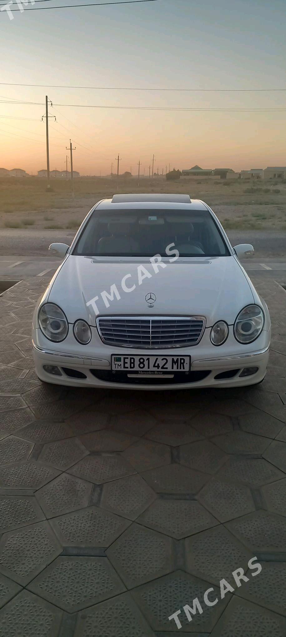 Mercedes-Benz E320 2002 - 140 000 TMT - Мары - img 8