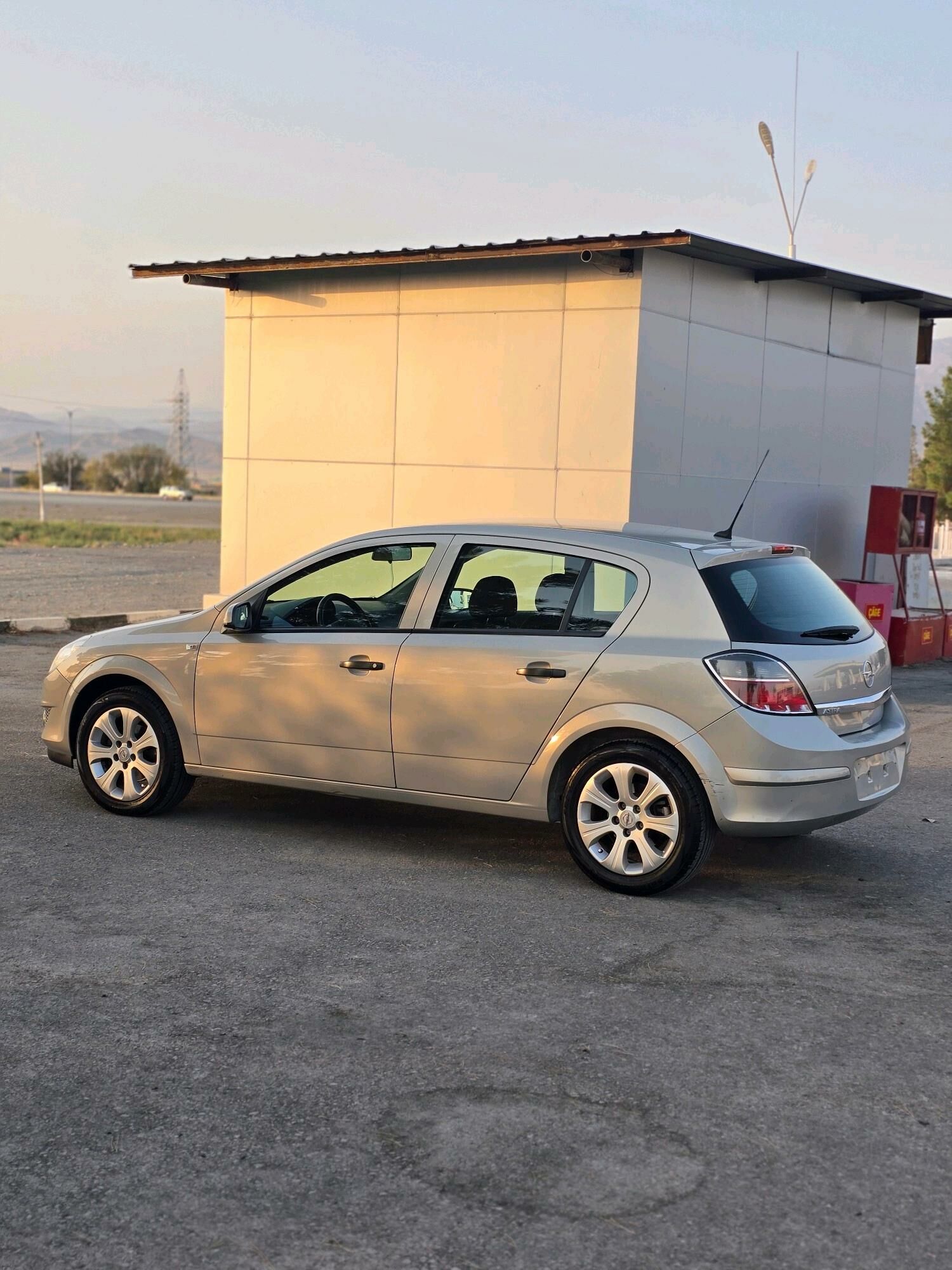 Opel Astra 2009 - 117 000 TMT - Bäherden - img 4