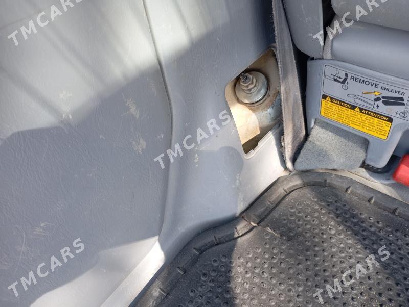 Toyota Sienna 2001 - 158 000 TMT - Bäherden - img 3